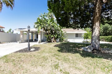2035 Goldenrod St Sarasota, FL 34239